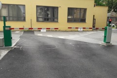 Parkovací systém - vjazdová / výjazdová závora. Otváranie cez čip a anténou s dlhým dosahom.