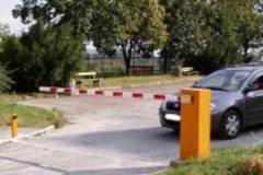 Automatická cestná závora Green s kombinovaným otváraním a IP telefónom.